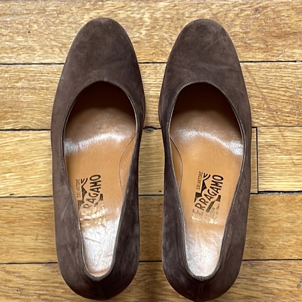 Ferragamo brown suede heels